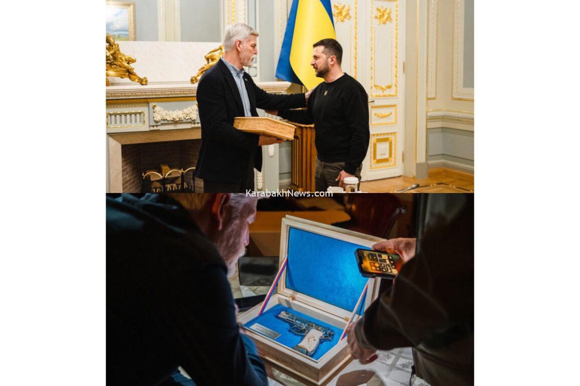 czech-president-presented-zelensky-with-pistol-–photo