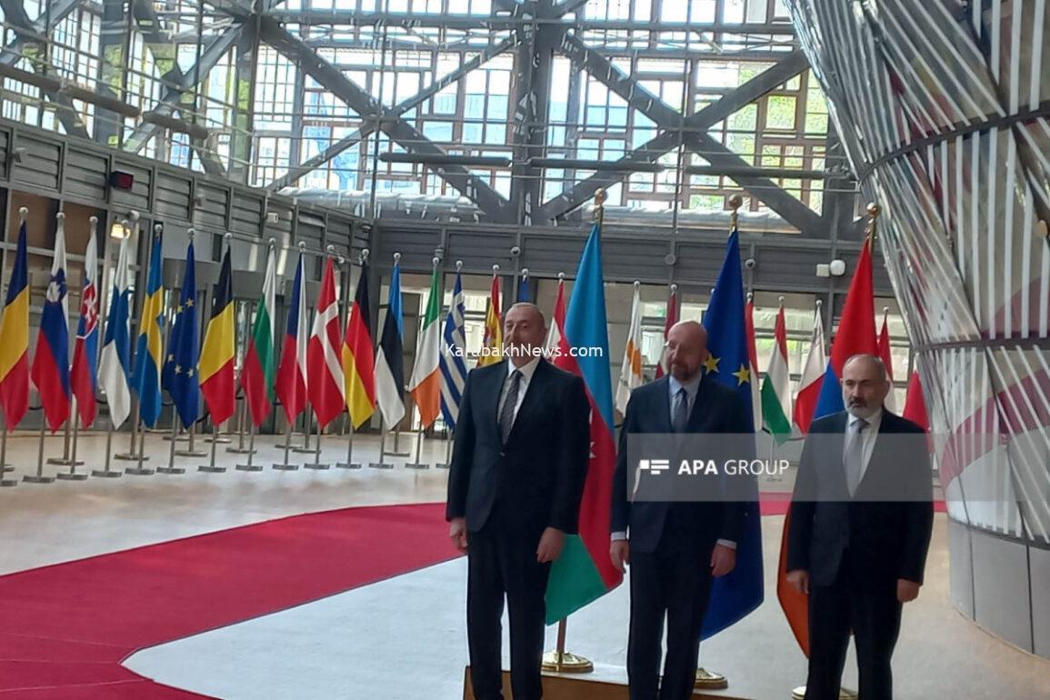 meeting-between-president-ilham-aliyev,-armenian-pm,-president-charles-michel-kicks-off-in-brussels-photo