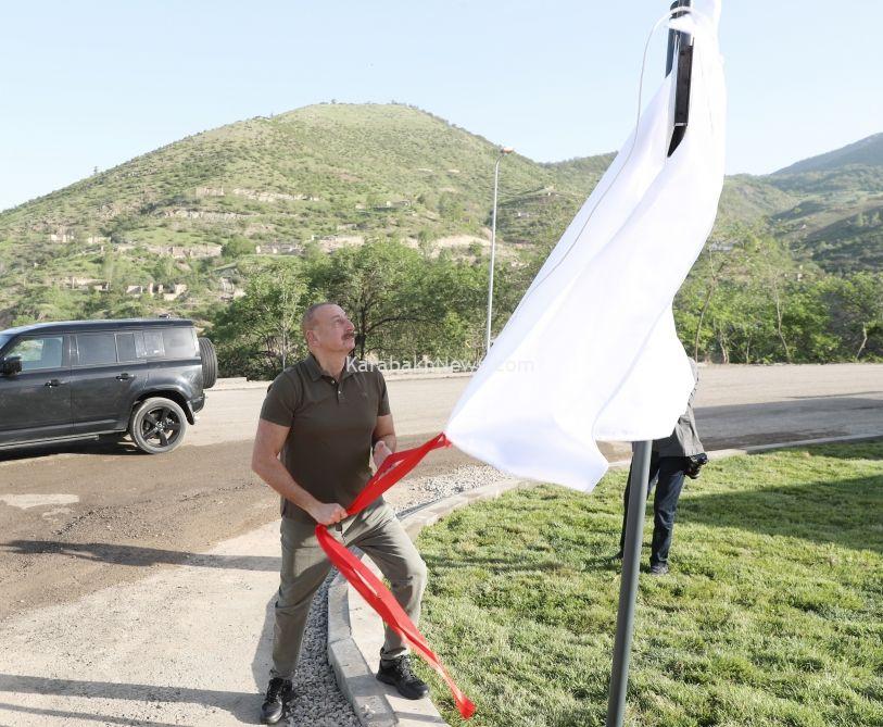 azerbaijani-president-unveils-signs-at-intersection-of-heydar-aliyev,-zafar-and-28-may-streets
