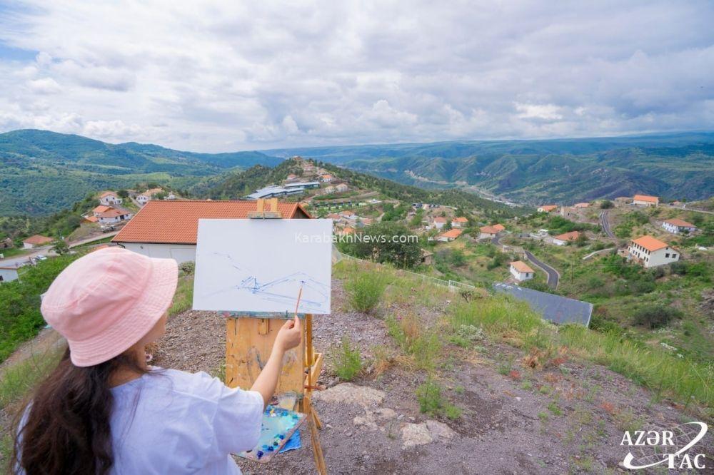 art-passage-creative-center-initiates-plein-air-painting-of-young-artists-in-lachin