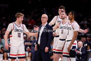 final-four:-uconn-leaves-6-hours-late-for-arizona-after-plane-malfunction