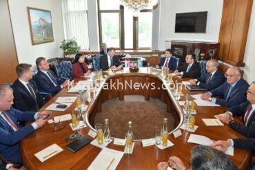 azerbaijan,-slovakia-discuss-future-joint-energy-projects-(photo)