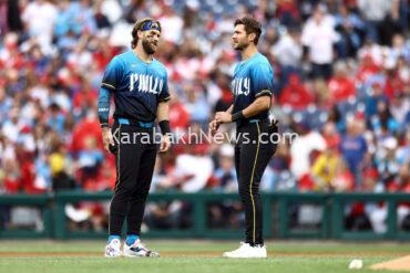 trea-turner-exits-game-vs.-giants-with-left-hamstring-soreness
