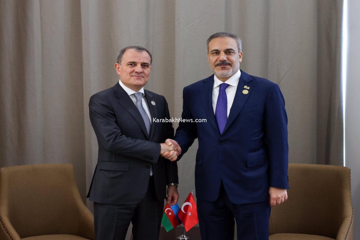 azerbaijani-fm-met-with-his-turkish-counterpart-within-oic-summit