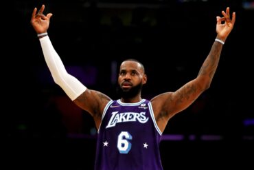 granderson:-lebron-james-is-the-aging-icon-we-all-needed