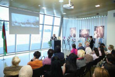 national-carpet-museum-marks-azerbaijan-independence-day