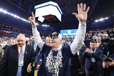 yahoo-sports-am:-hurley-stays-home