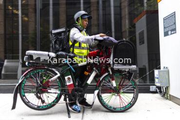 newly-arrived-migrants-encounter-hazards-of-food-delivery-on-the-streets-of-nyc:-robbers