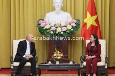 azerbaijani-president’s-representative-meets-vietnam-vp
