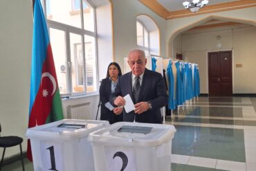 azerbaijani-pm-asadov-casts-his-vote-in-parliamentary-election