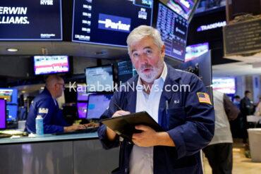 as-stock-prices-fall,-investors-prepare-for-an-autumn-chill